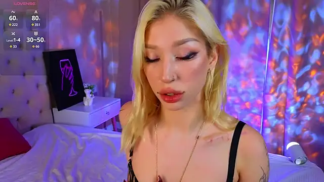 Snapshot of SallyCha chatting on 11.17.25 SallyCha online show from 11.17.25