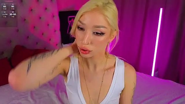 Snapshot of SallyCha chatting on 11.24.25 SallyCha online show from 11.24.25