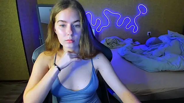 EmilyPaw online show from 05.08.26