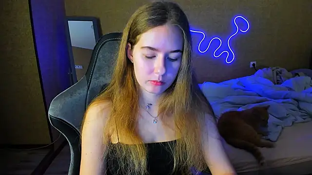 EmilyPaw online show from 05.11.26