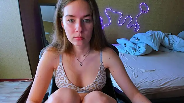EmilyPaw online show from 05.13.26