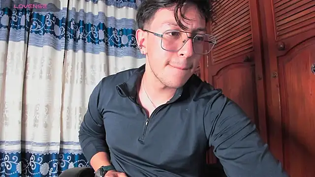 Snapshot of Amon__ashford chatting on 02.12.26 Amon ashford online show from 02.12.26