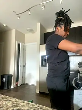 Snapshot of theprettysoles chatting on 12.03.25 theprettysoles online show from 12.03.25