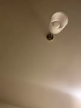 Snapshot of theprettysoles chatting on 12.15.25 theprettysoles online show from 12.15.25