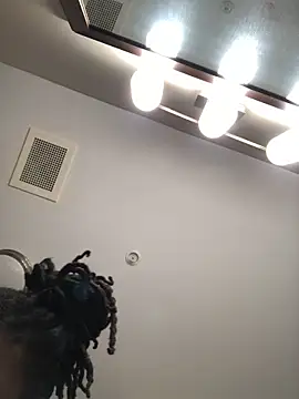 Snapshot of theprettysoles chatting on 04.10.26 theprettysoles online show from 04.10.26