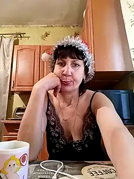 Snapshot of Laura_Kiss chatting on 01.01.25 Laura Kiss online show from 01.01.25