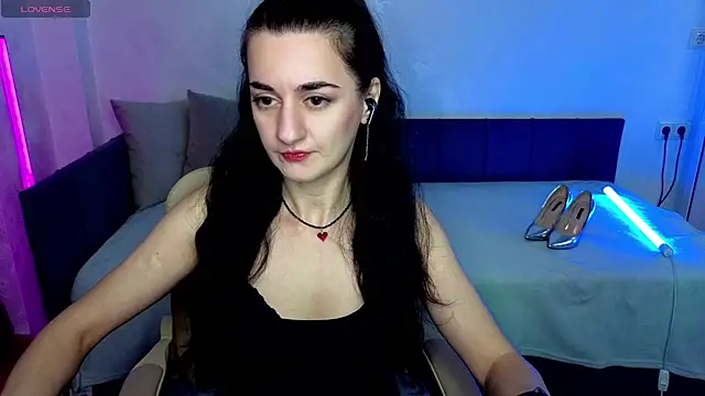 Snapshot of JessicaAlfo chatting on 10.07.25 JessicaAlfo online show from 10.07.25