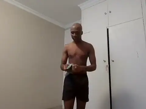 Snapshot of sydmanyoba chatting on 09.23.25 sydmanyoba online show from 09.23.25