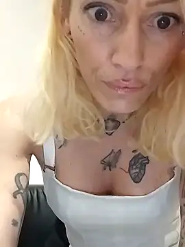 Snapshot of Malessia12 chatting on 01.24.25 Malessia12 online show from 01.24.25