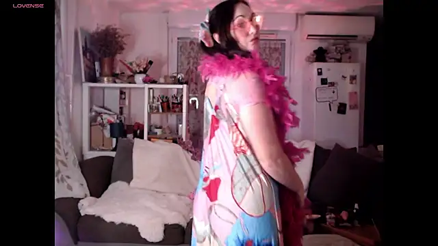 AdorahB3ll3 online show from 11.30.25