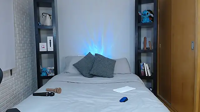 issa--love online show from 10.24.25