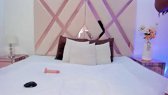 Snapshot of taliarussel chatting on 01.29.25 taliarussel online show from 01.29.25