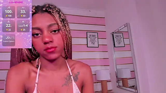 Snapshot of taliarussel chatting on 03.13.25 taliarussel online show from 03.13.25