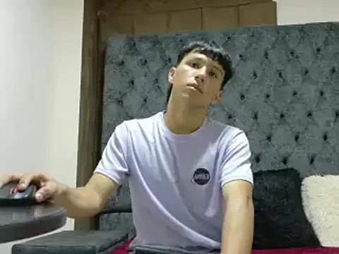 Snapshot of MarckPassion chatting on 03.05.25 MarckPassion online show from 03.05.25