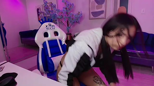 Charlotte ethan online show from 01.25.25