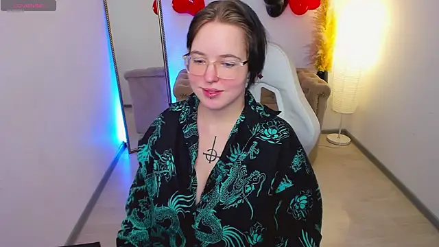 Manic pixie  online show from 02.12.26