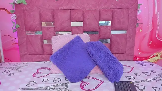 Snapshot of scarlett__evans_ chatting on 12.02.25 scarlett evans online show from 12.02.25