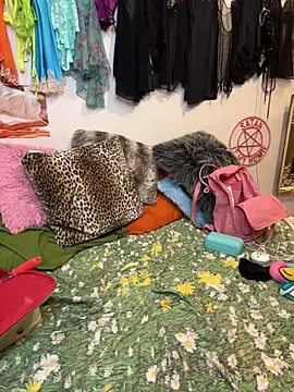 Snapshot of I_am_babydoll chatting on 10.01.25 I am babydoll online show from 10.01.25