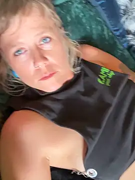 Snapshot of I_am_babydoll chatting on 10.22.25 I am babydoll online show from 10.22.25