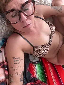 Snapshot of I_am_babydoll chatting on 11.25.25 I am babydoll online show from 11.25.25