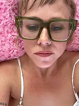 Snapshot of I_am_babydoll chatting on 02.09.26 I am babydoll online show from 02.09.26