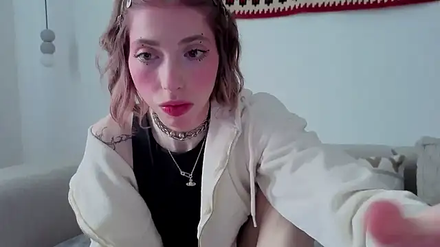 Snapshot of HappyVivy chatting on 04.12.26 HappyVivy online show from 04.12.26