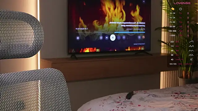 Sofa 01 online show from 10.12.25