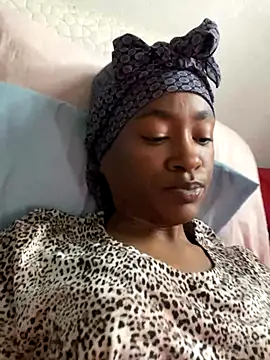 Meerawantsyou online show from 11.03.25