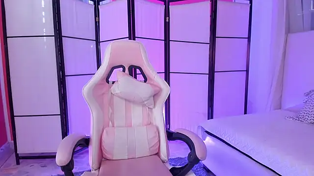 alaia greyy online show from 02.26.26