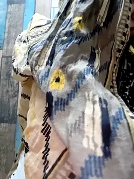 Snapshot of cute_IndianBabe chatting on 11.24.25 cute IndianBabe online show from 11.24.25