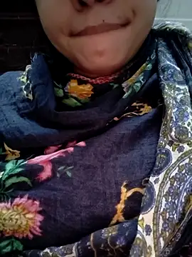 Snapshot of cute_IndianBabe chatting on 11.30.25 cute IndianBabe online show from 11.30.25