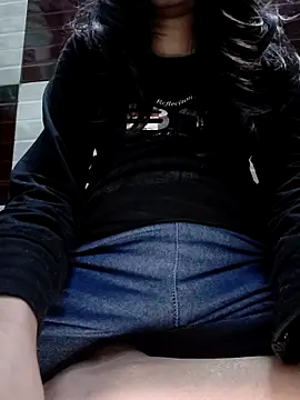 Snapshot of cute_IndianBabe chatting on 12.14.25 cute IndianBabe online show from 12.14.25