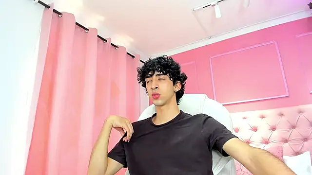 Snapshot of Alezzandro_ chatting on 01.30.25 Alezzandro online show from 01.30.25