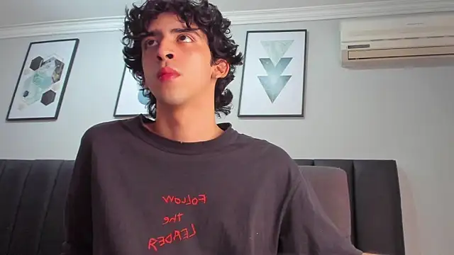 Snapshot of Alezzandro_ chatting on 02.12.25 Alezzandro online show from 02.12.25