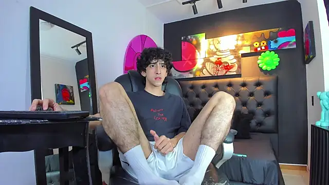 Snapshot of Alezzandro_ chatting on 02.24.25 Alezzandro online show from 02.24.25