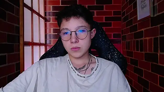 Snapshot of Rio_twrr chatting on 02.08.25 Rio twrr online show from 02.08.25