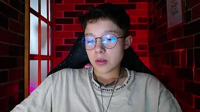 Snapshot of Rio_twrr chatting on 02.08.25 Rio twrr online show from 02.08.25