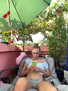 White Lu online show from 02.16.26