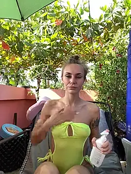 White Lu online show from 02.21.26