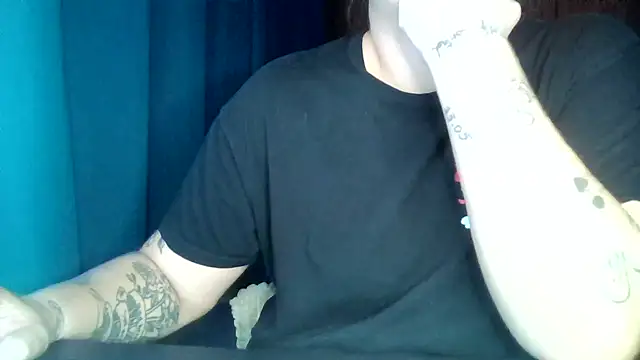 Snapshot of bunnyfox420 chatting on 10.03.25 bunnyfox420 online show from 10.03.25