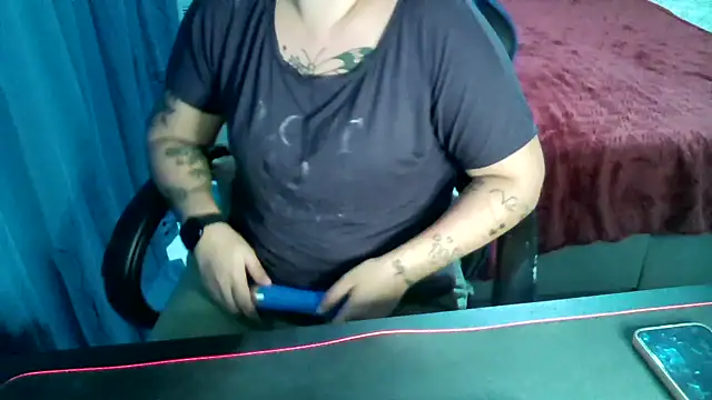 Snapshot of bunnyfox420 chatting on 10.19.25 bunnyfox420 online show from 10.19.25