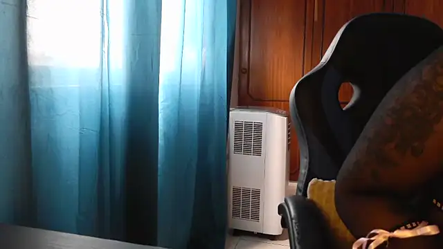 Snapshot of bunnyfox420 chatting on 11.07.25 bunnyfox420 online show from 11.07.25