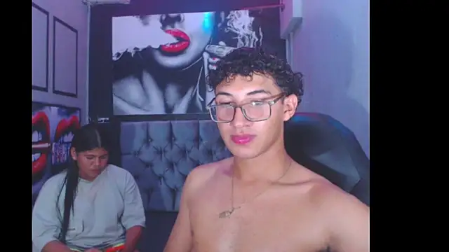 Snapshot of jordi_and_mia chatting on 01.22.25 jordi and mia online show from 01.22.25