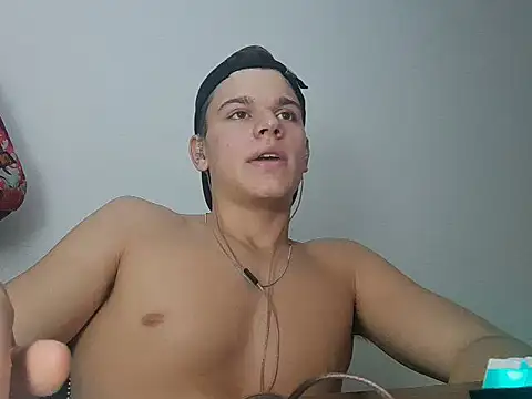 Snapshot of vitorsafado19 chatting on 03.04.25 vitorsafado19 online show from 03.04.25