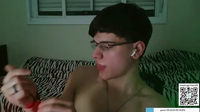 Snapshot of vitorsafado19 chatting on 10.22.25 vitorsafado19 online show from 10.22.25