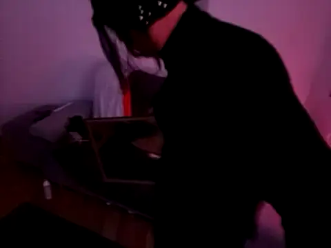 Snapshot of sandrahoeslut chatting on 03.12.25 sandrahoeslut online show from 03.12.25