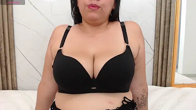 AmmyPike1 online show from 03.12.25