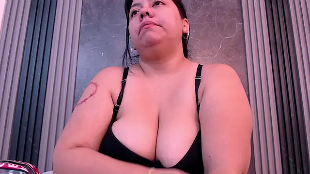 AmmyPike1 online show from 09.09.25