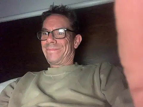 Snapshot of Kenhornu chatting on 03.16.26 Kenhornu online show from 03.16.26