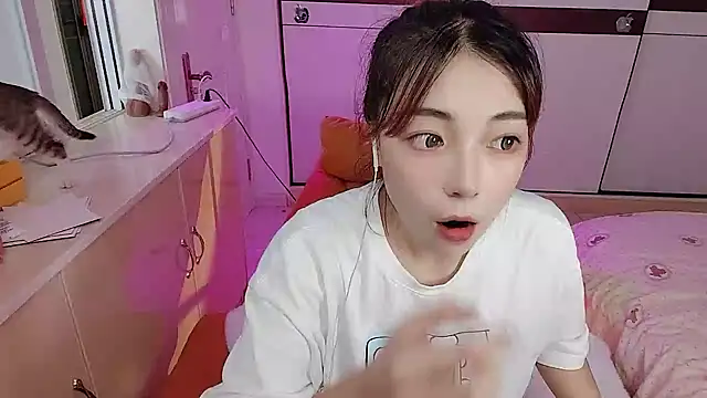 Snapshot of Song_99 chatting on 09.26.25 Song 99 online show from 09.26.25
